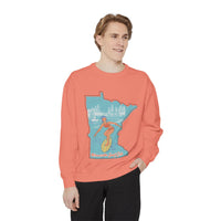 Load image into Gallery viewer, Minnesota Vintage Surfing Sweatshirt - Cozy Unisex Pullover for Beach Lovers, Retro Style, Gift for Nature Enthusiasts, Summer Vibes, [...]
